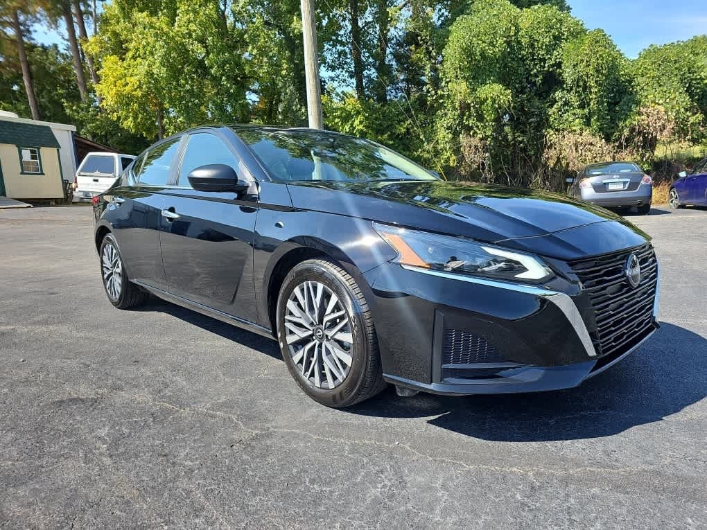 2025 Nissan Altima SV FWD