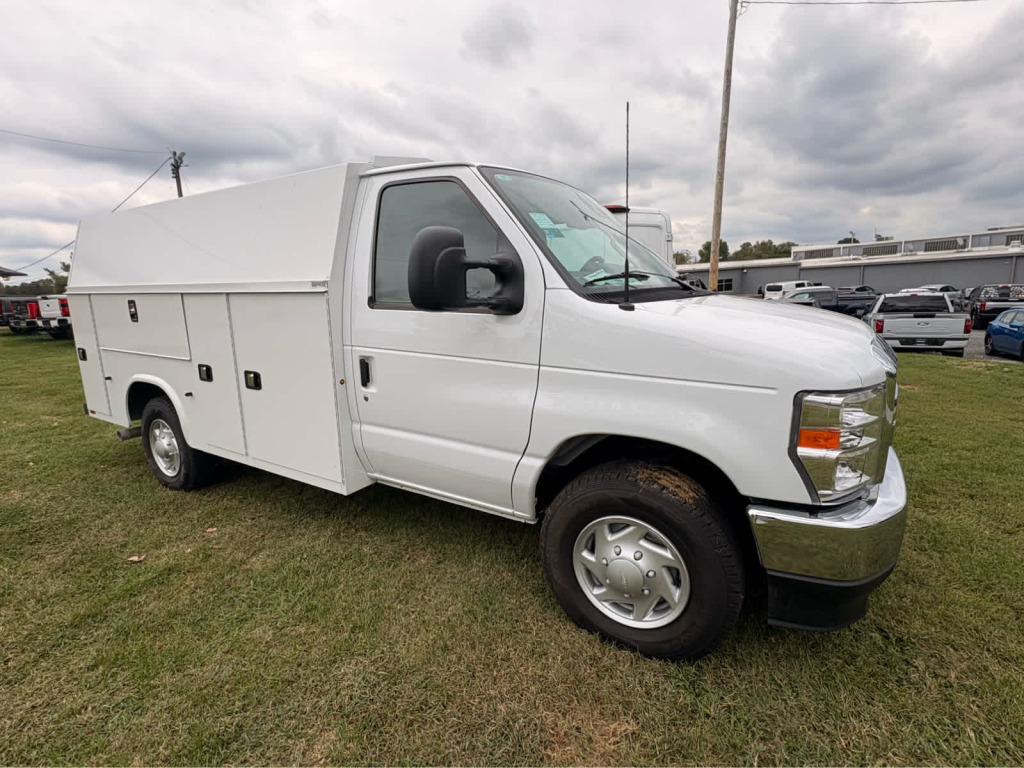 2026 Ford E-350 Cutaway 