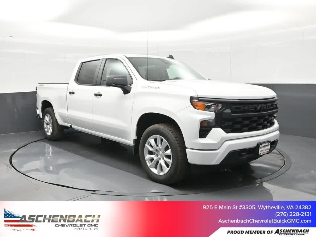 2026 Chevrolet Silverado 1500 4WD Crew Cab Standard Bed Custom