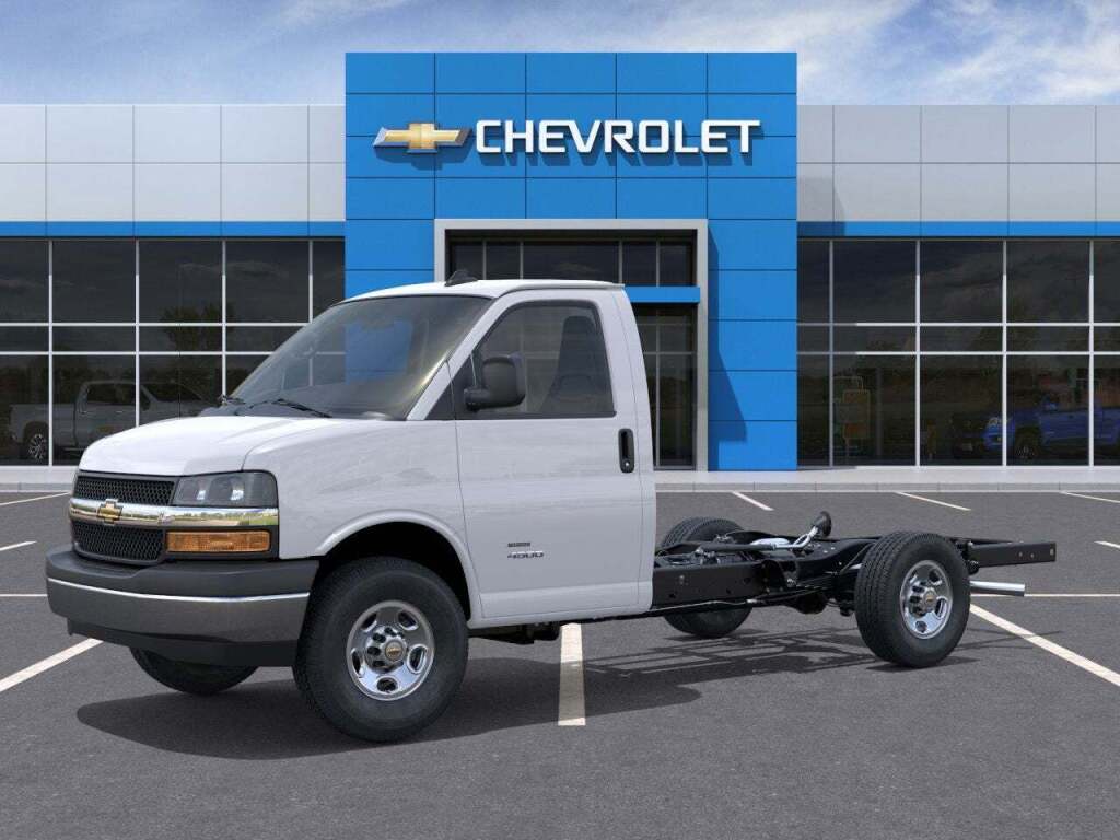 2025 Chevrolet Express Cutaway Work Van
