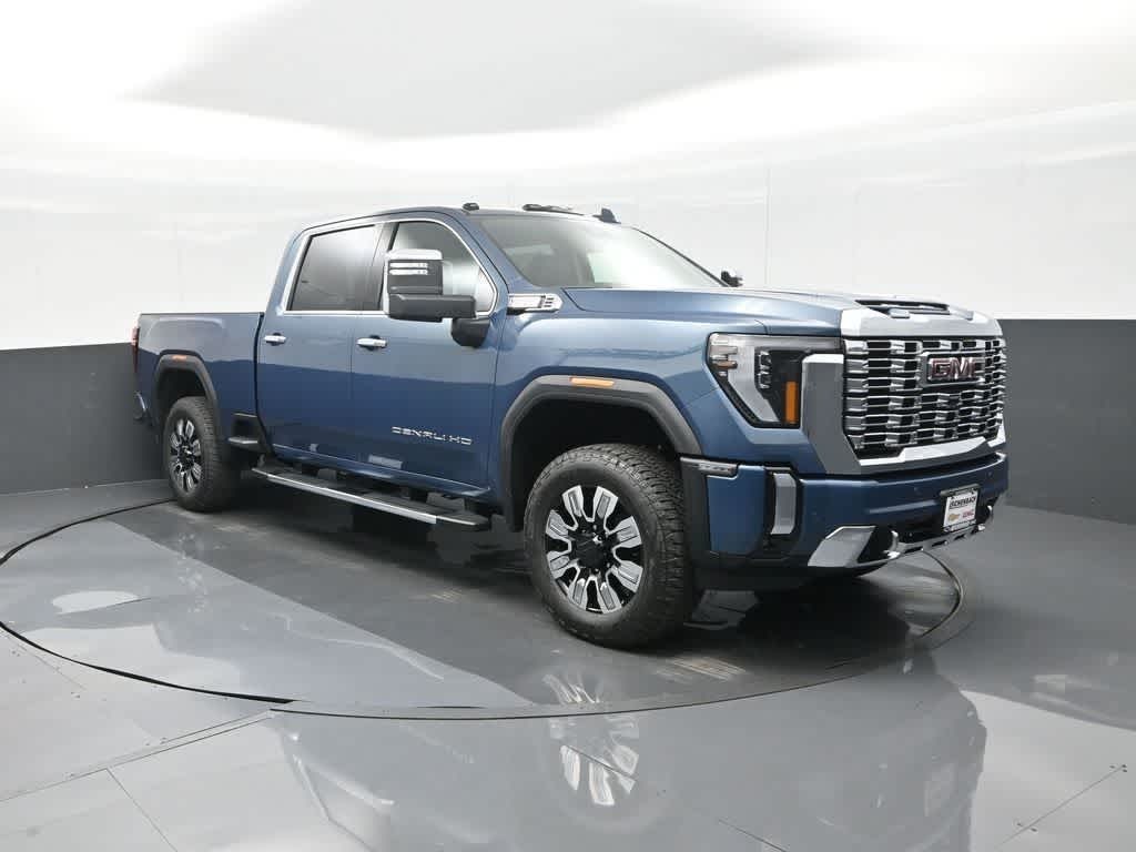 2025 GMC Sierra 2500HD 4WD Crew Cab Standard Bed Denali