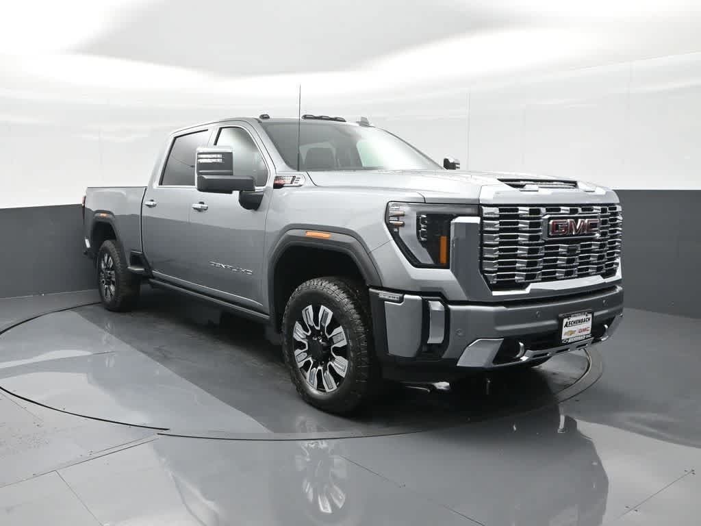 2025 GMC Sierra 2500HD 4WD Crew Cab Standard Bed Denali