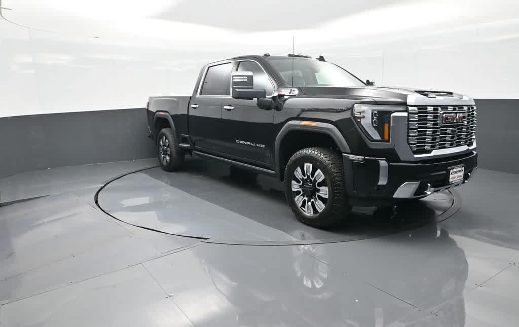 2025 GMC Sierra 2500HD 4WD Crew Cab Standard Bed Denali