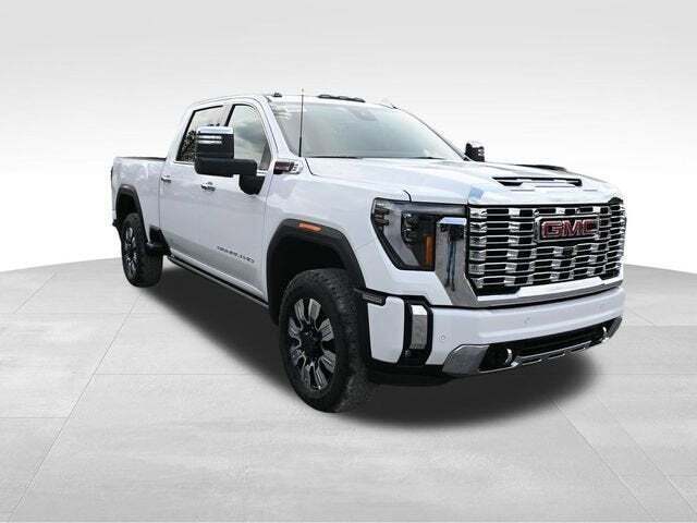 2025 GMC Sierra 2500HD 4WD Crew Cab Standard Bed Denali
