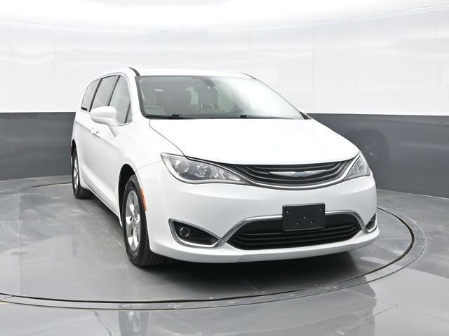 2017 Chrysler Pacifica Hybrid Touring Plus