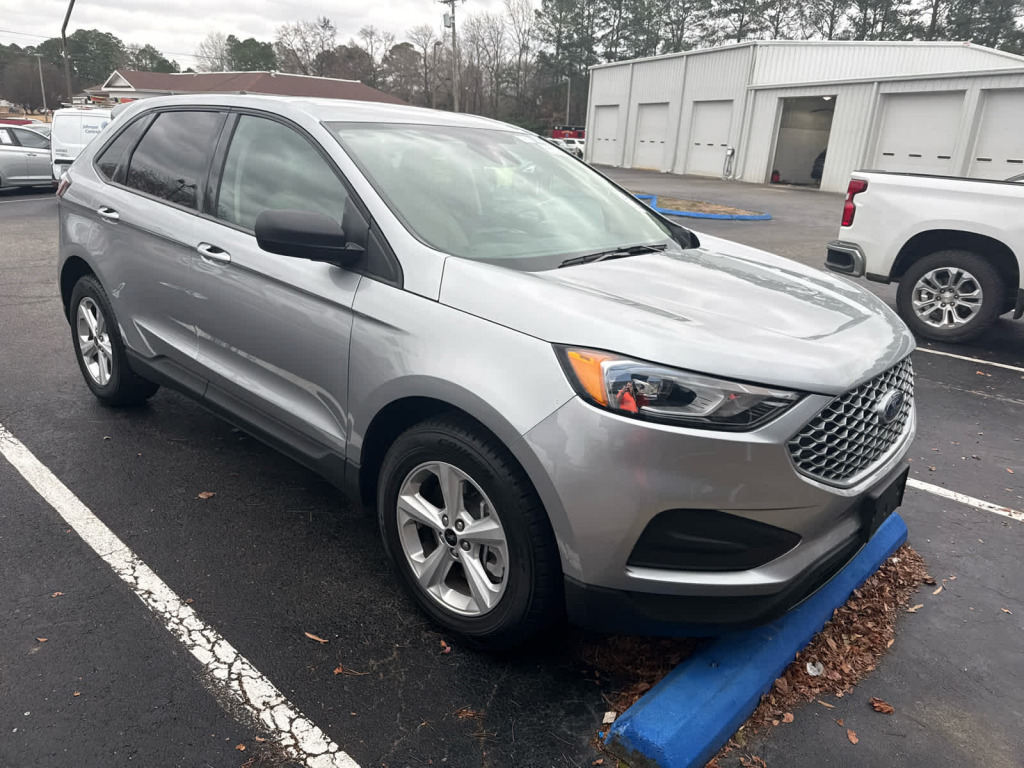 2023 Ford Edge SE