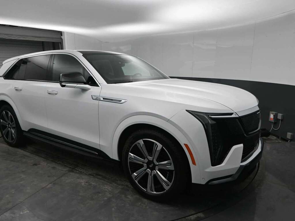 2025 Cadillac Escalade IQ Luxury 2 AWD