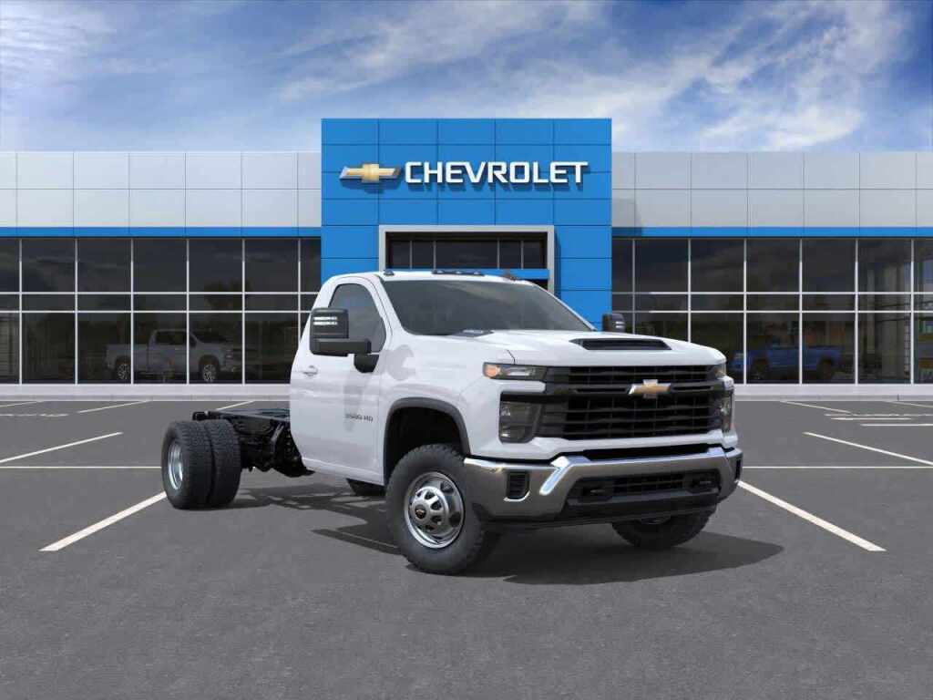2025 Chevrolet Silverado 3500HD Chassis Work Truck