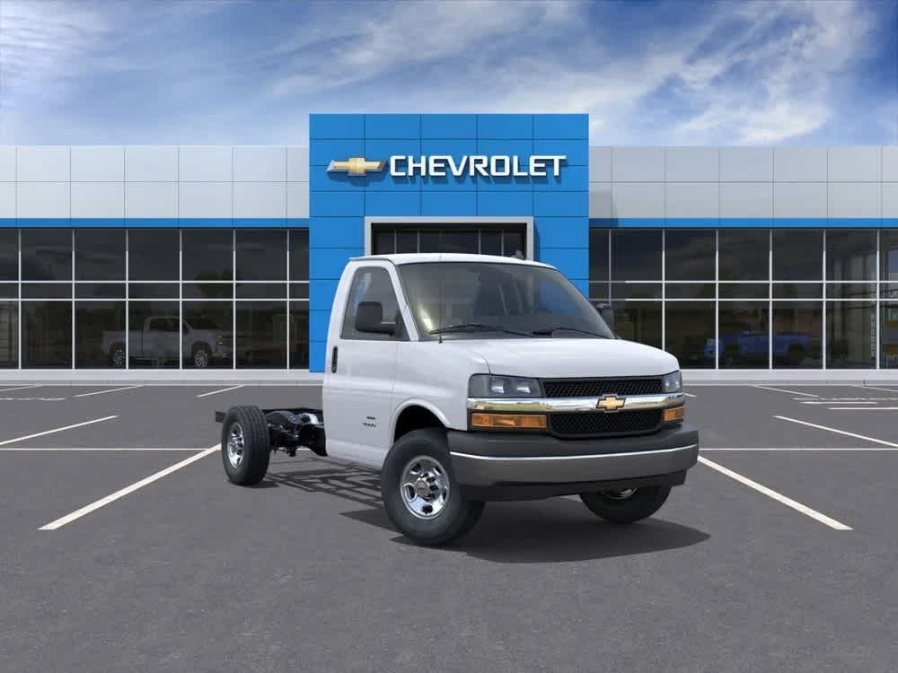 2025 Chevrolet Express Cutaway Work Van