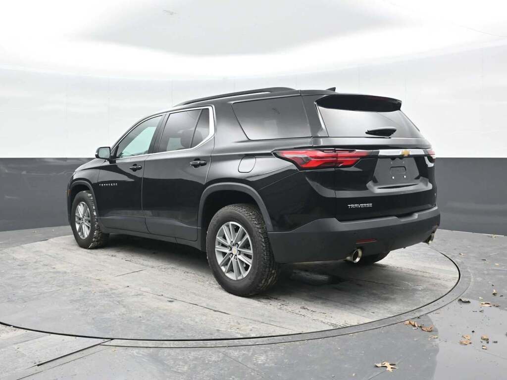 2023 Chevrolet Traverse FWD LT Cloth