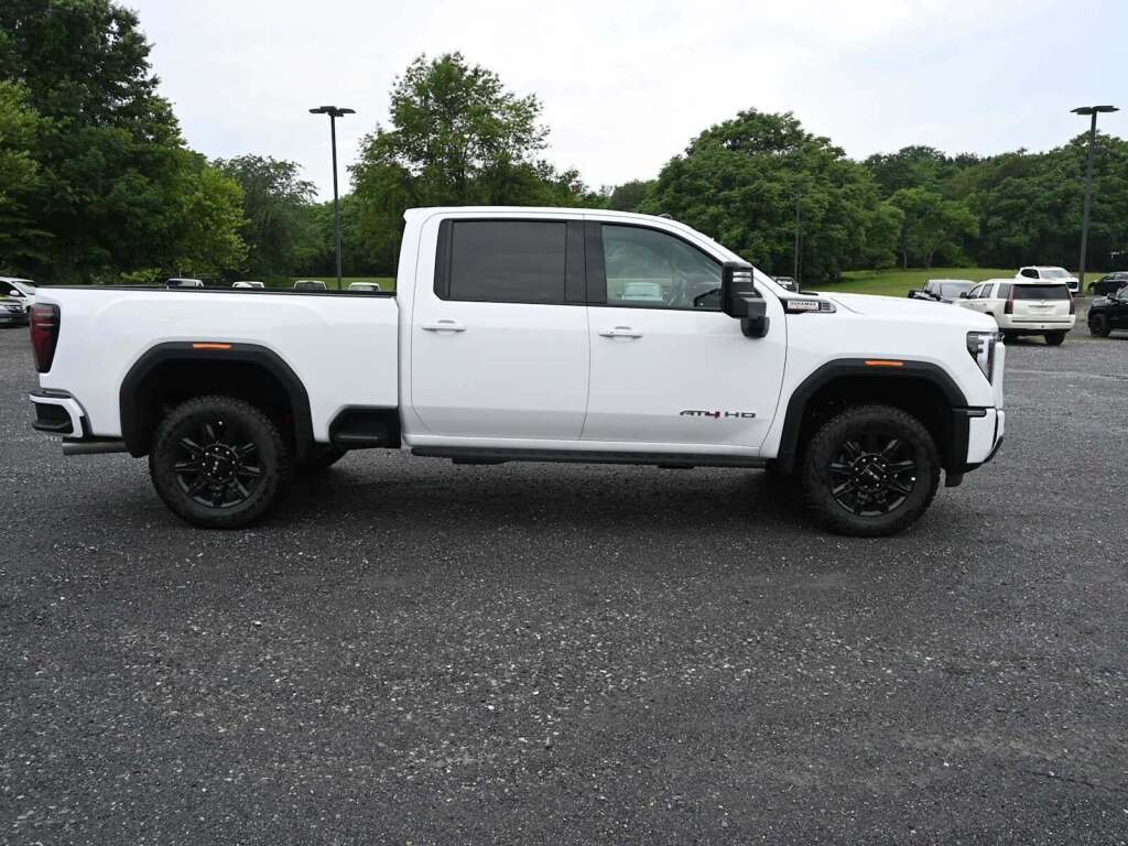 2025 GMC Sierra 2500HD AT4