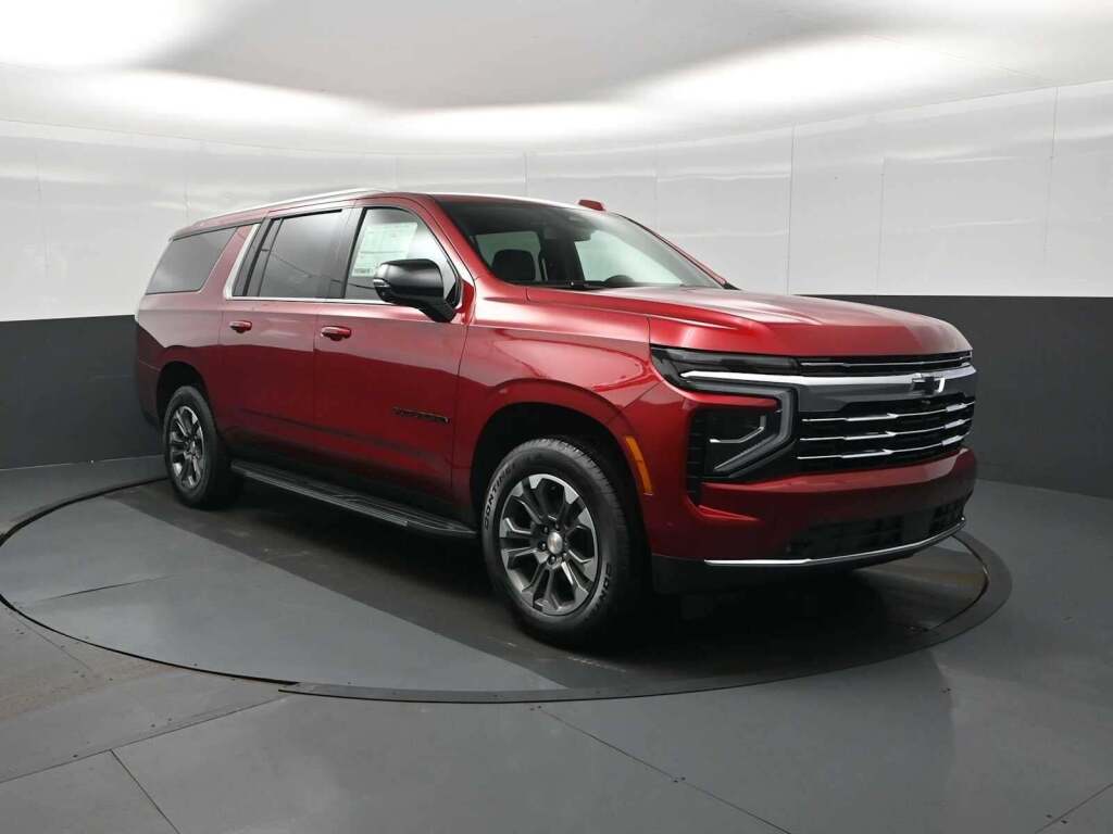 2026 Chevrolet Suburban LT, 4WD