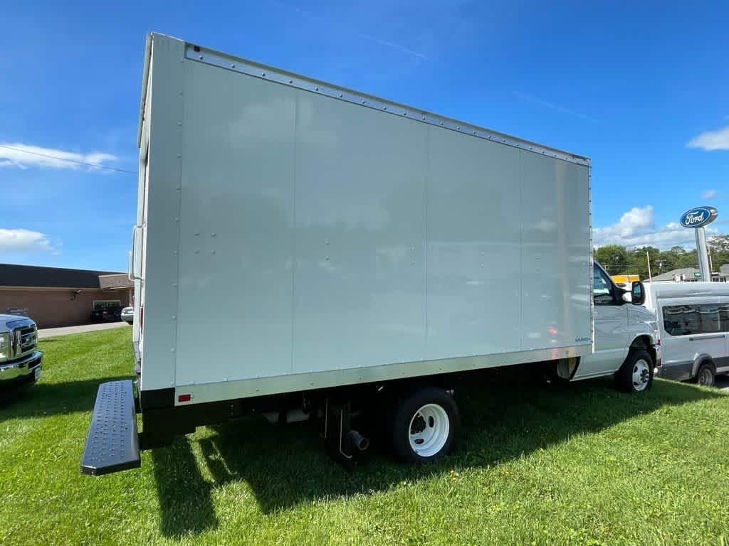 2024 Ford E-450 Cutaway 