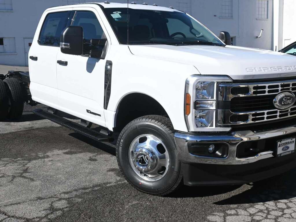 2026 Ford F-350 Chassis XLT