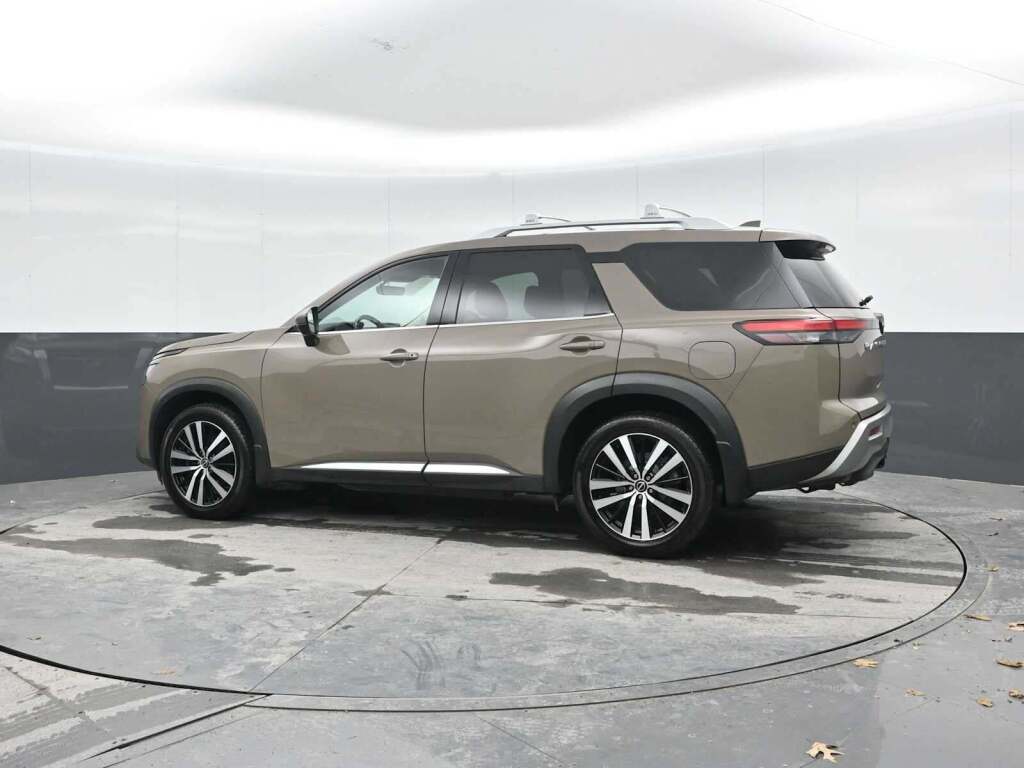 2023 Nissan Pathfinder Platinum 4WD