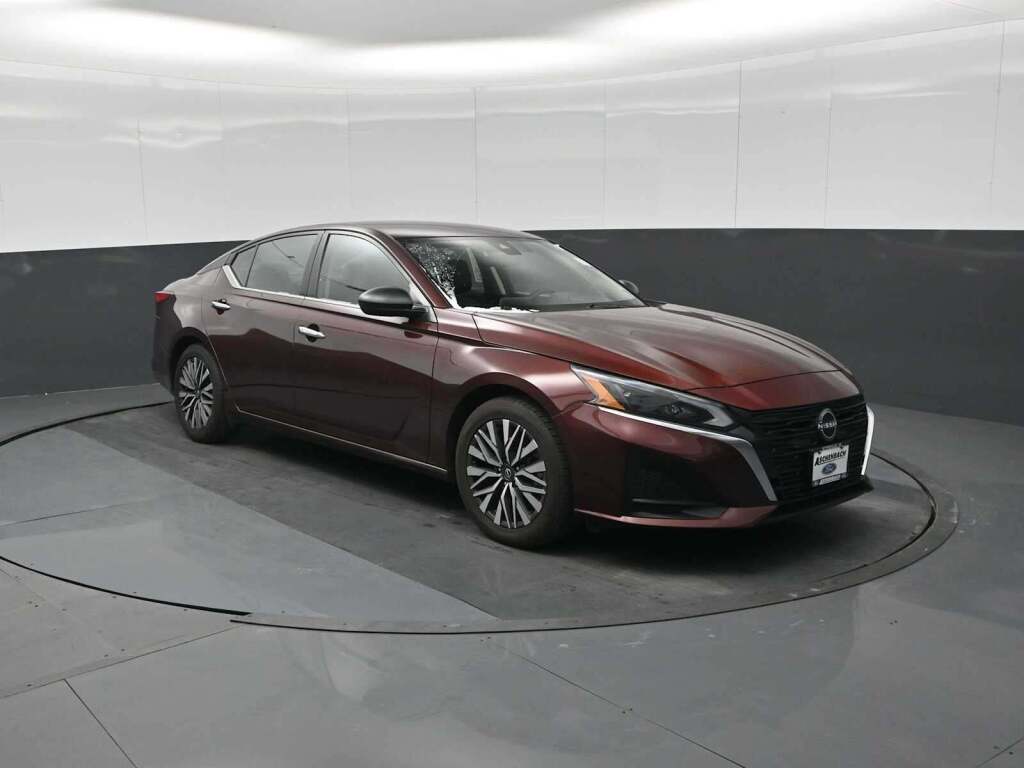 2024 Nissan Altima SV FWD