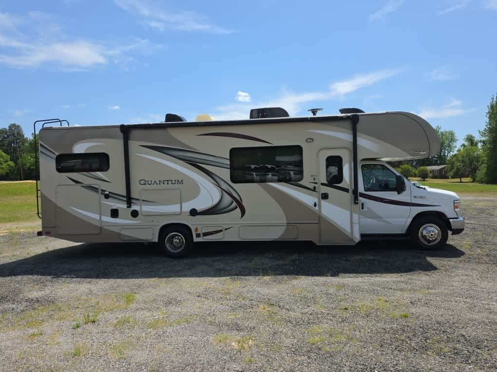 2017 Ford E-450 Cutaway 