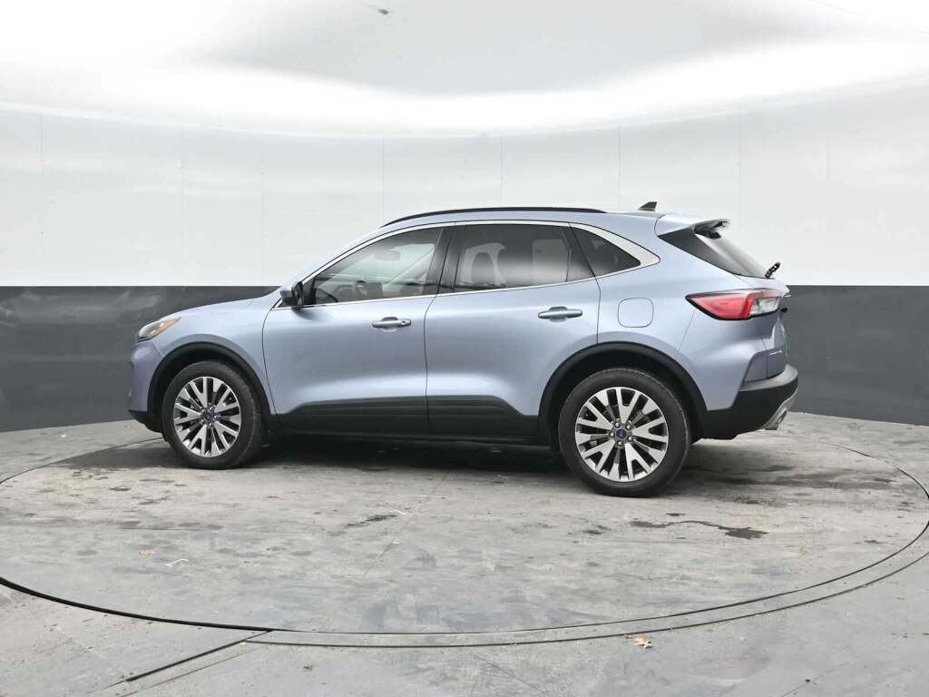 2022 Ford Escape Titanium Hybrid