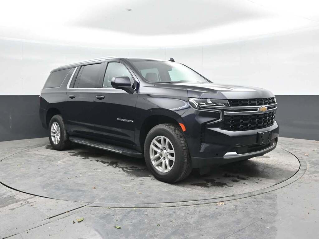 2022 Chevrolet Suburban 4WD LS
