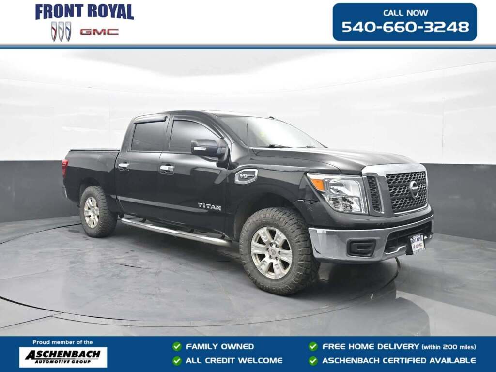 2017 Nissan TITAN SV