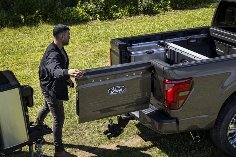 2025 Ford F-150 Pro Access Tailgate