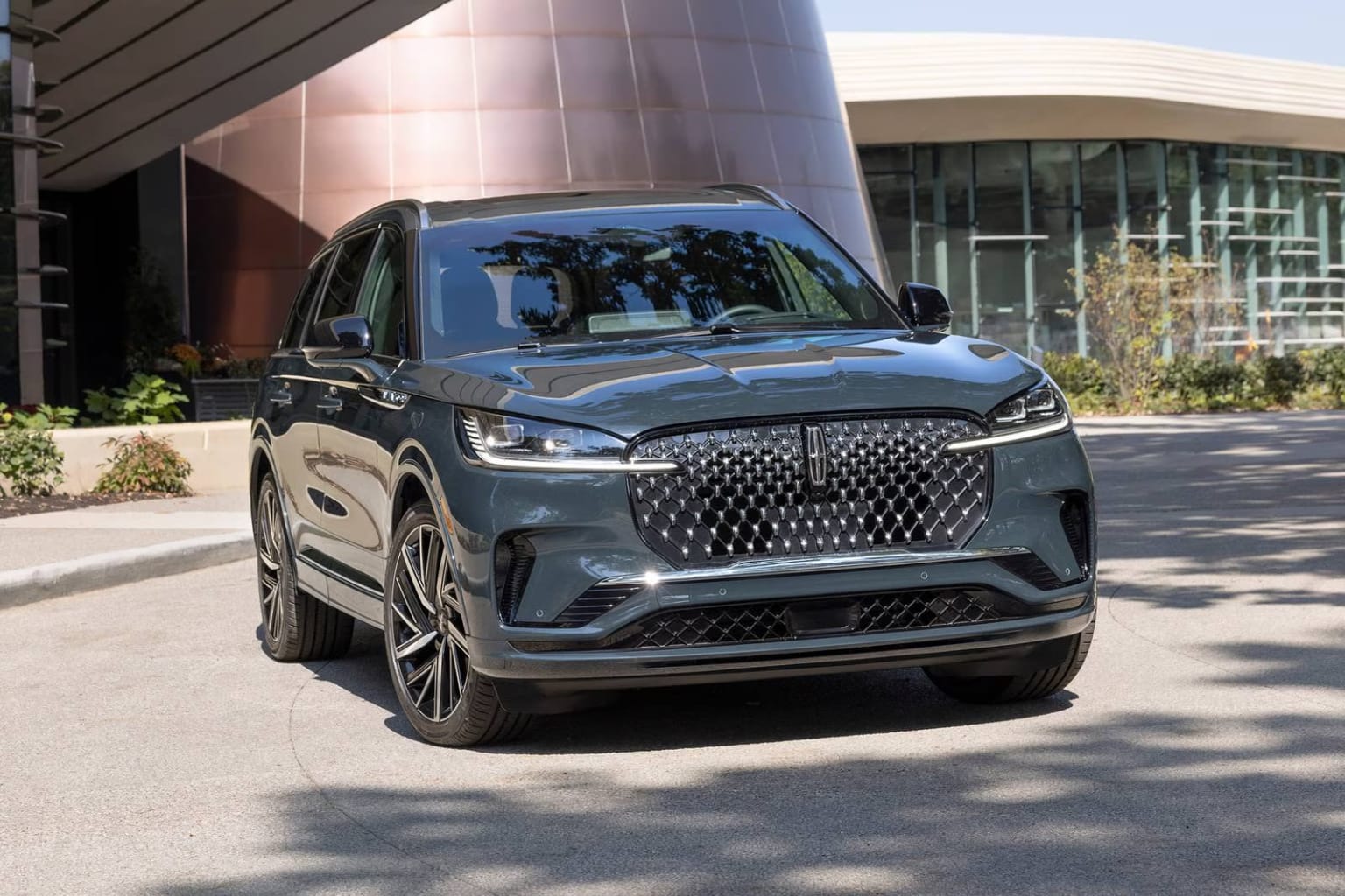 Lincoln Aviator at J.C. Lewis Lincoln Savannah serving Charleston and South Carolina Lowcountry drivers