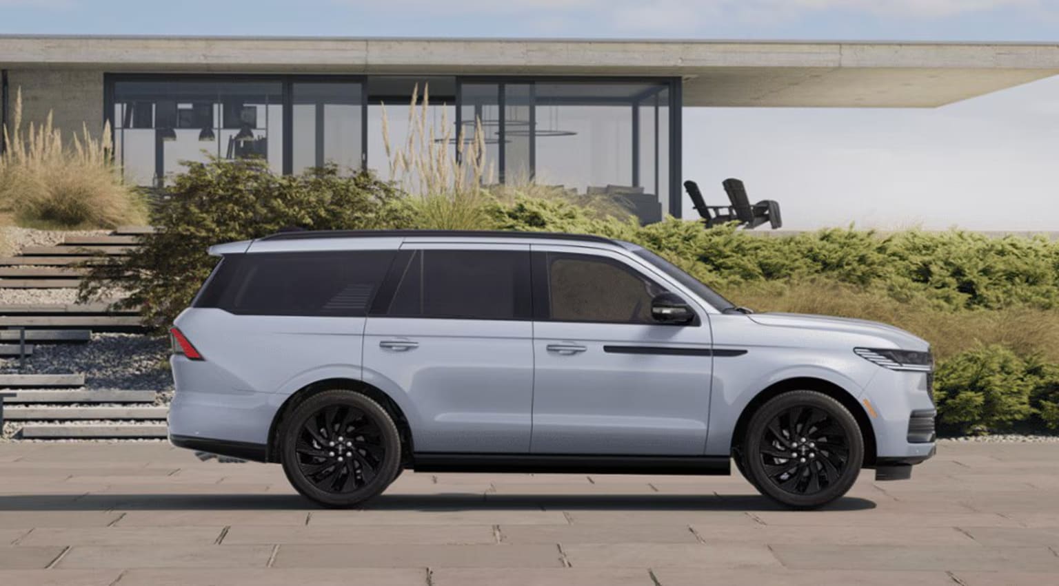 2025 Lincoln Navigator Exterior Color Option Gray Mist Metallic Tri-Coat
