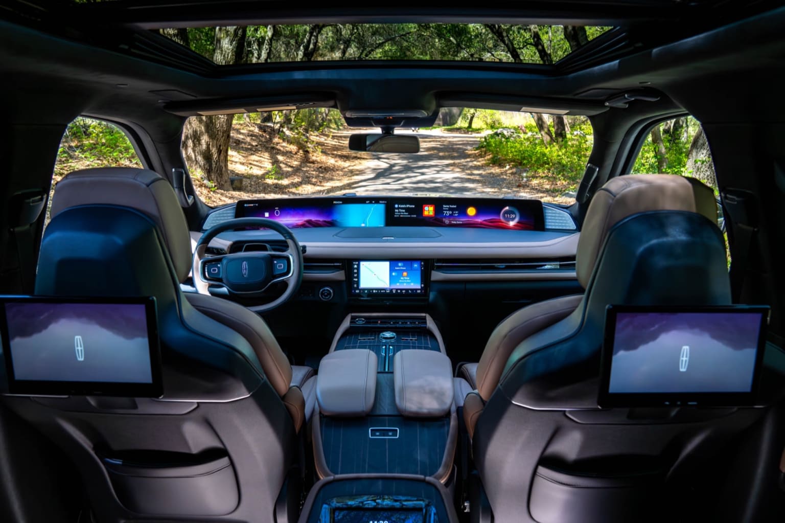 View of all the digital screens in the 2026 Lincoln Navigator interior