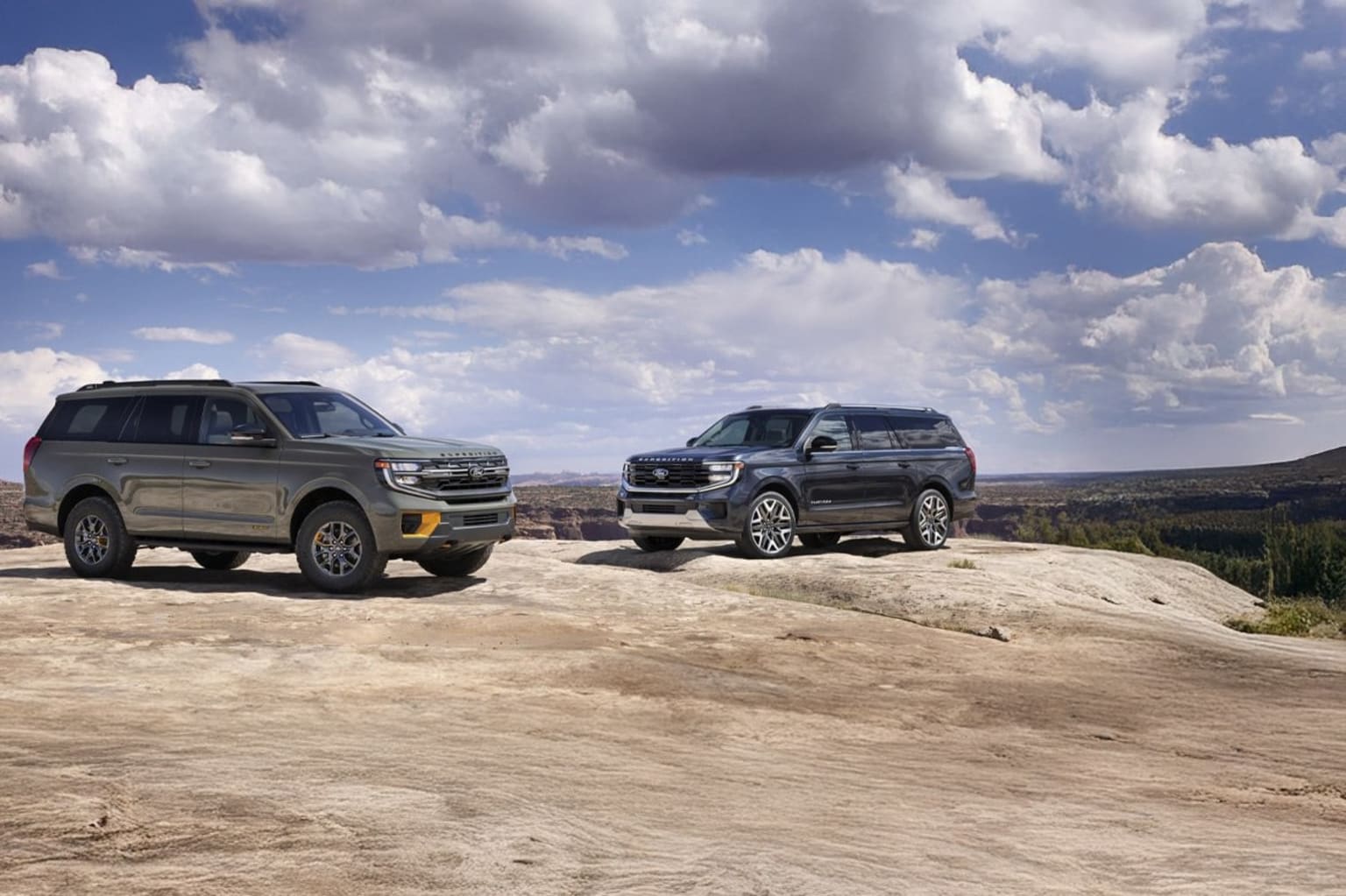 2025 Ford Expedition Tremor and Platnium parked next to each other on cliff