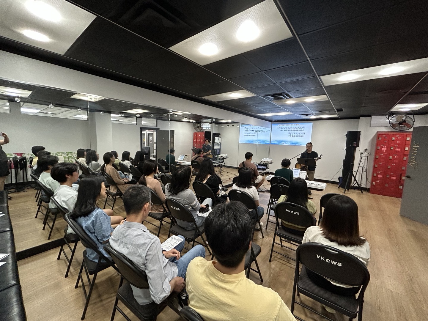 iroomchurch/Christmas2023/cfjurdoyvexkpn99qdaa