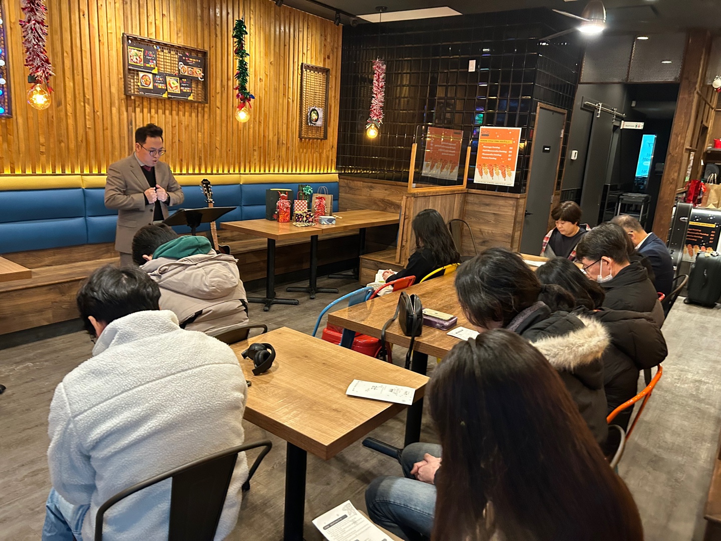 iroomchurch/thanksgiving2022/oza2adivfc18py0mlchp