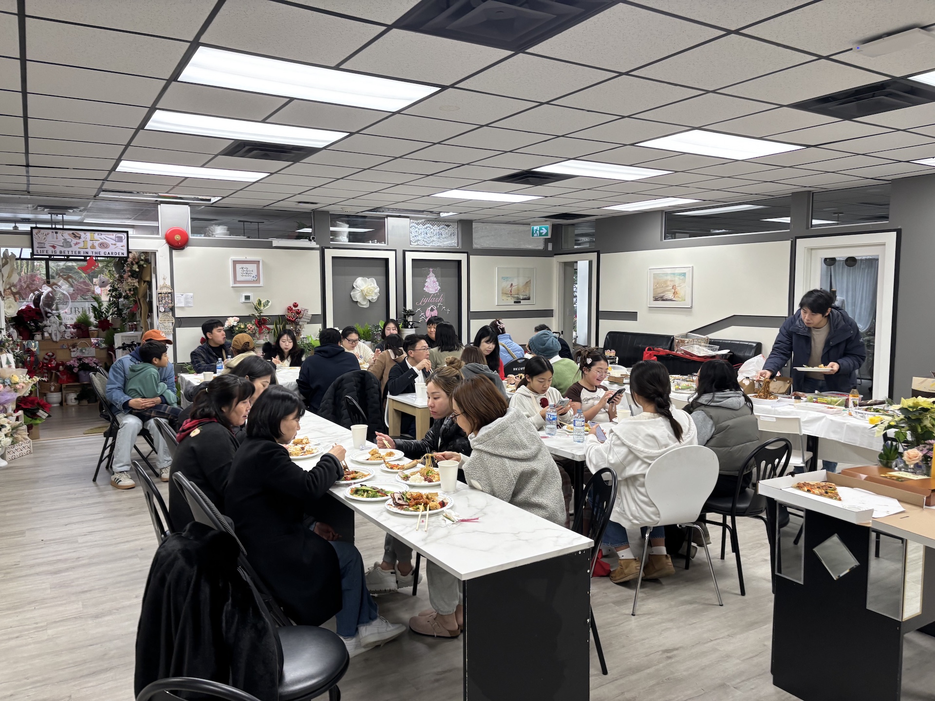 iroomchurch/2025Christmas/f4rc502bxo6s7bq5fqwc