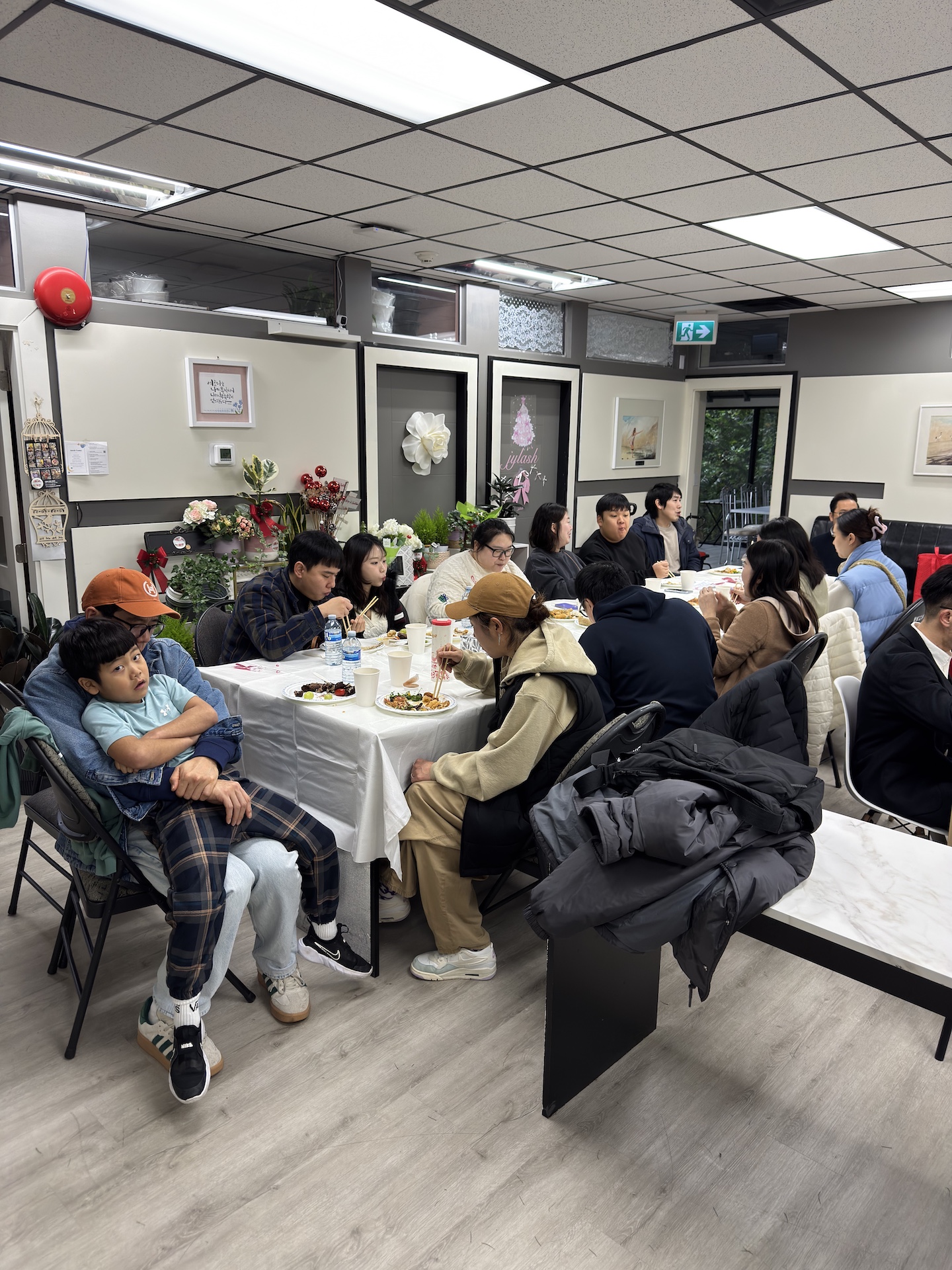 iroomchurch/2025Christmas/qo6ea7t3sgu7qtxpcdcr