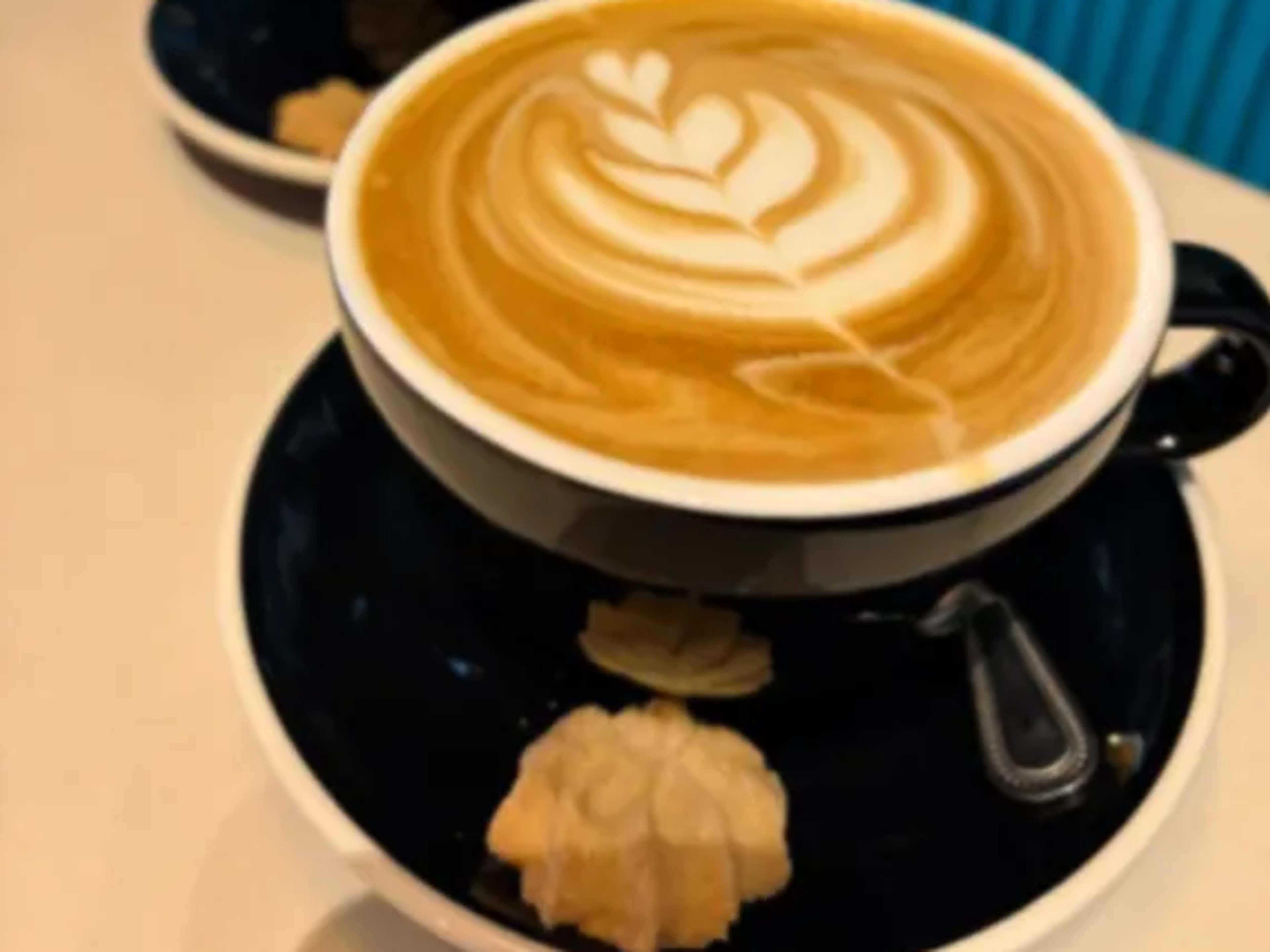 FLAT WHITE