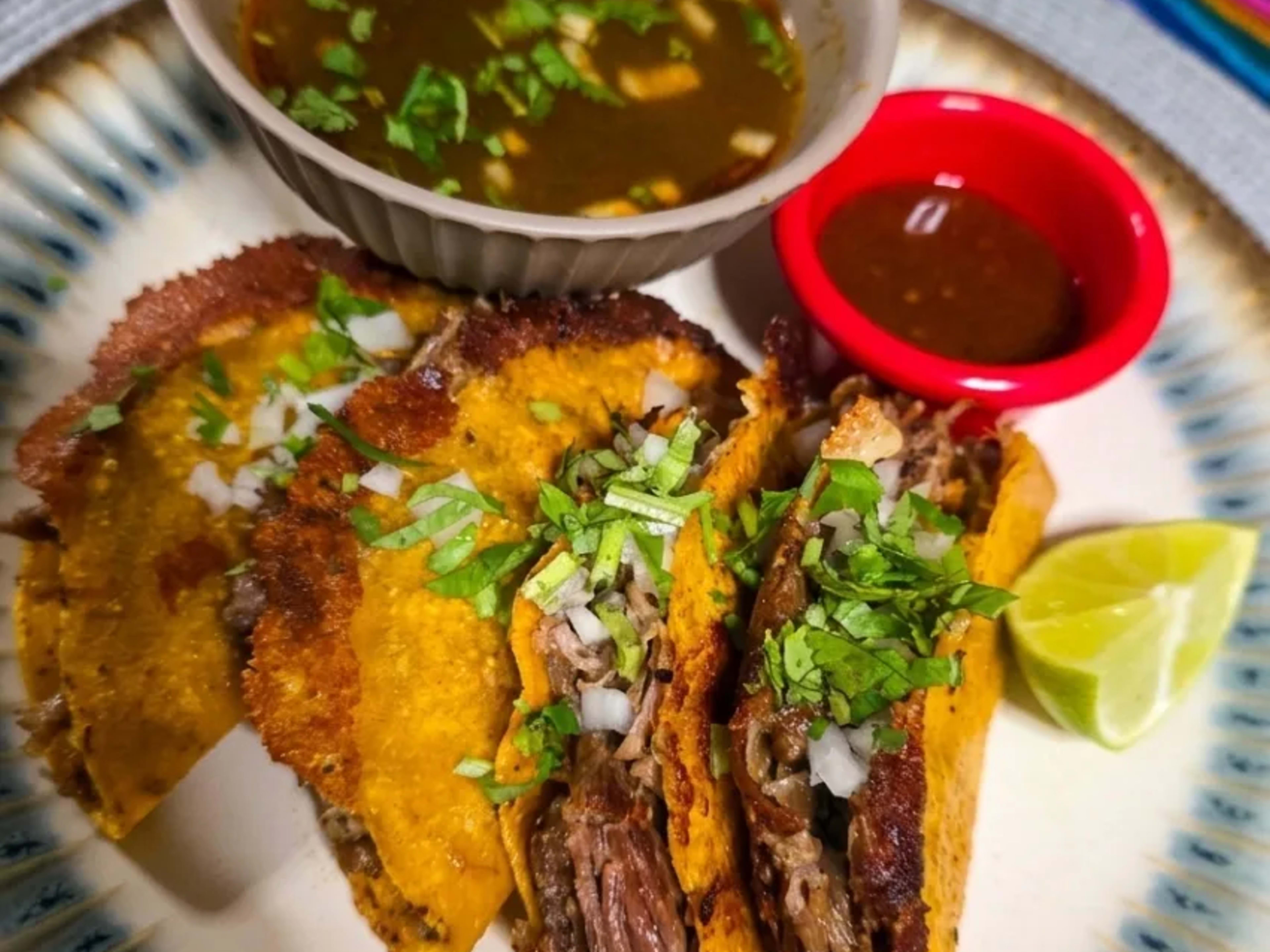 Tacos de Birria (4 unidades)