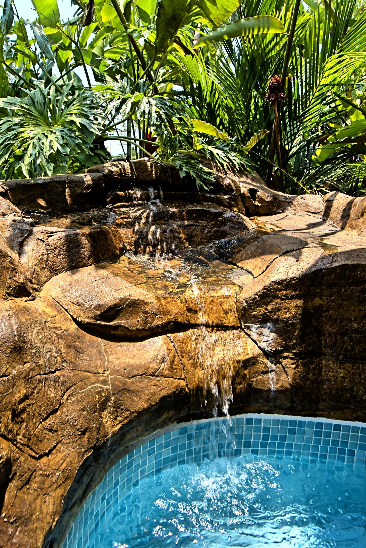 Waterfall of the private jacuzzi.