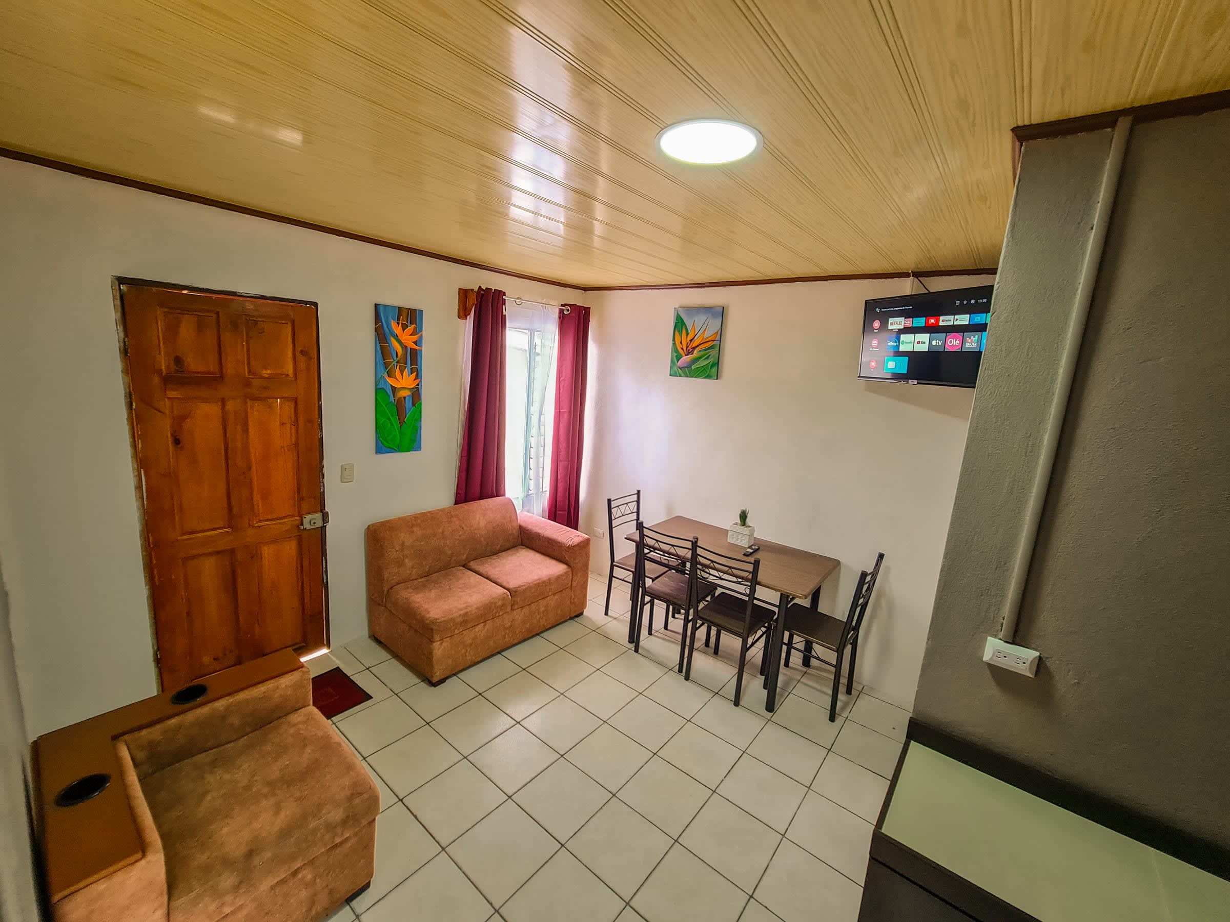 Baño elegante y funcional en Cabina Guayabón 2