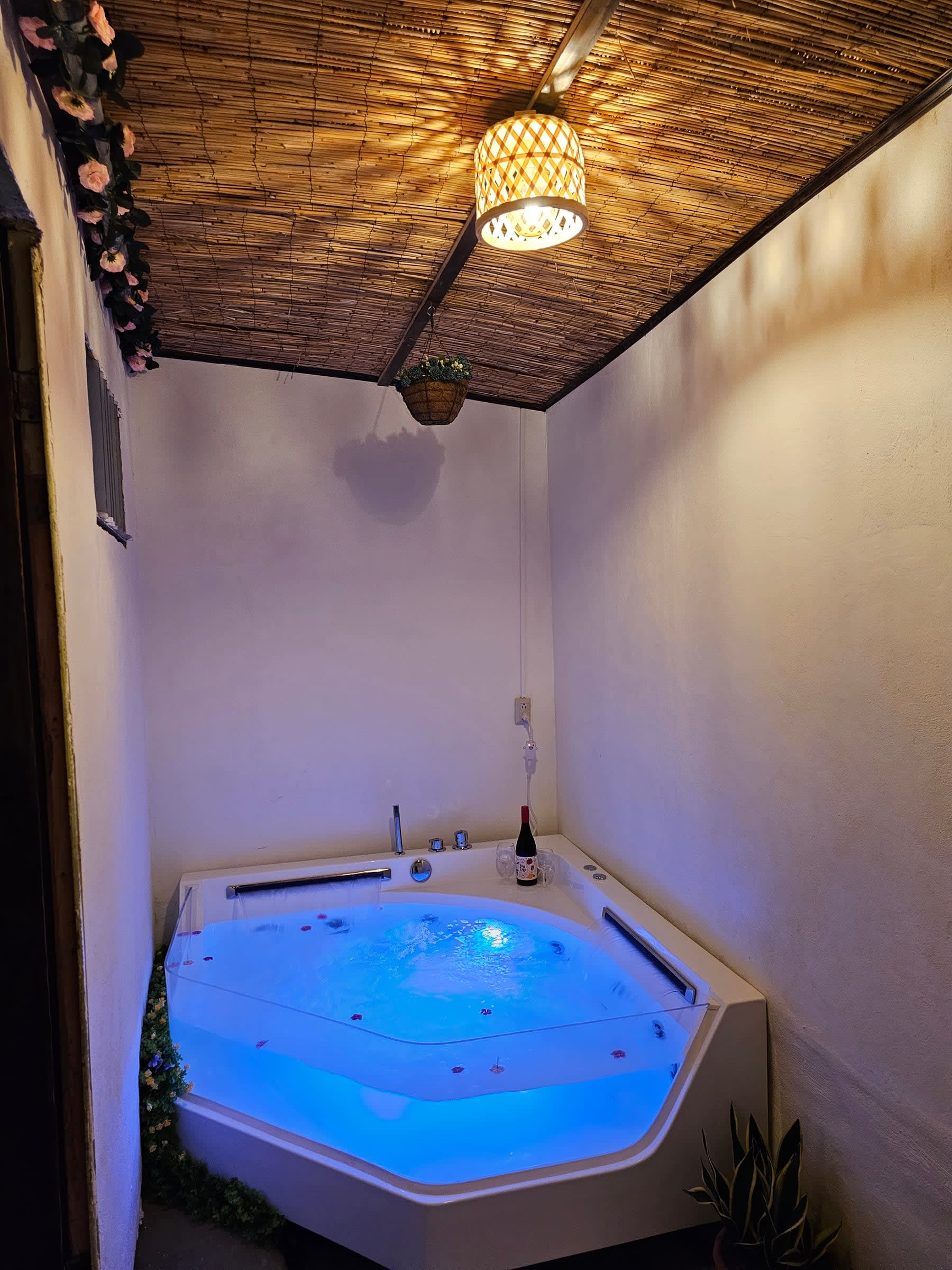 Interior acogedor de Cabina Guayabón 3 en La Fortuna
