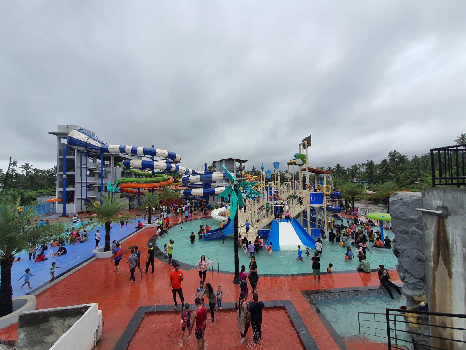 MAGNUM RESORT