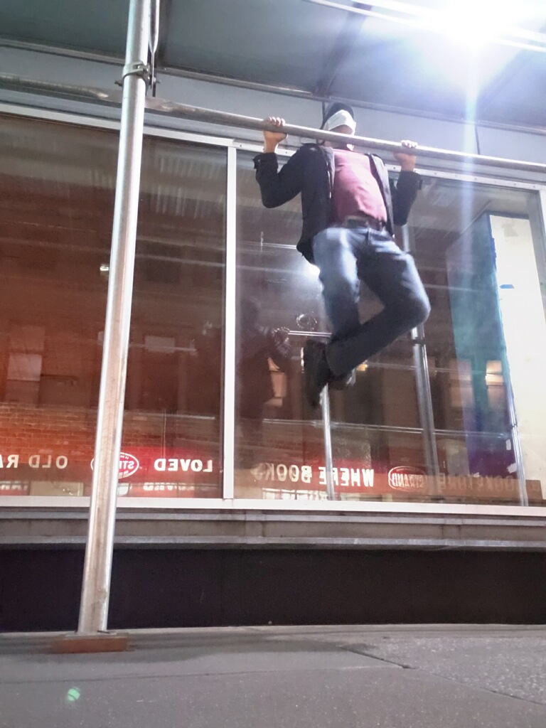 Reflections of the Strand Pull Up