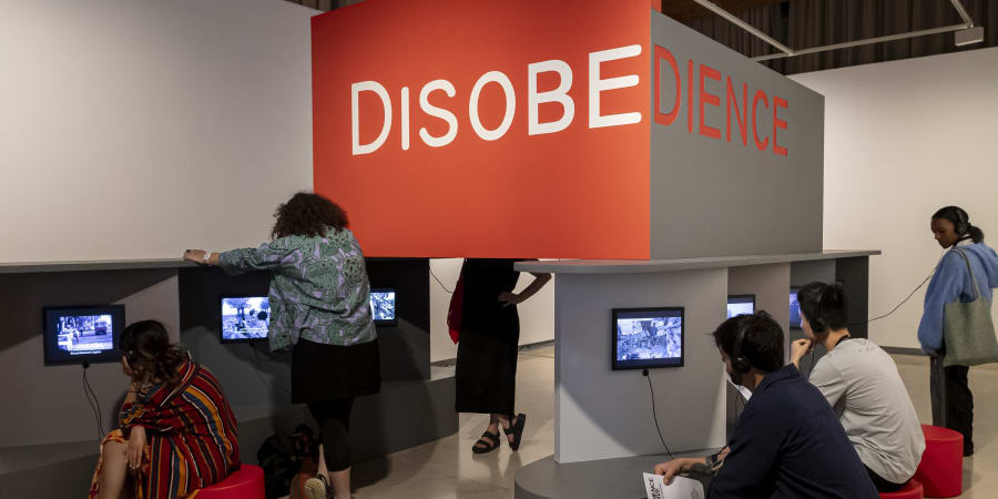 Exposição "Disobedience Archive (The Agitational Billboard)" banner