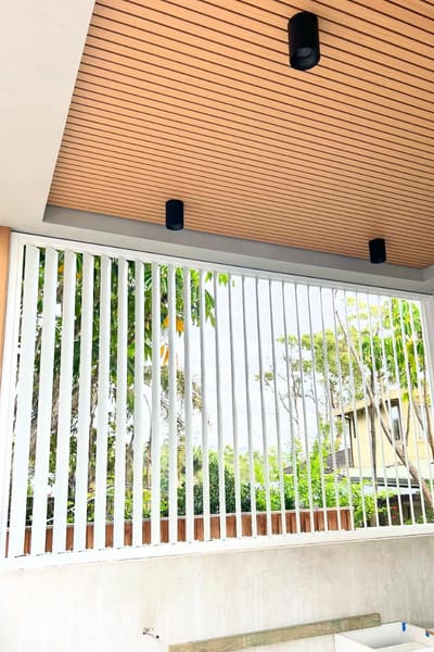Vertical Aluminium Louvers Dubai