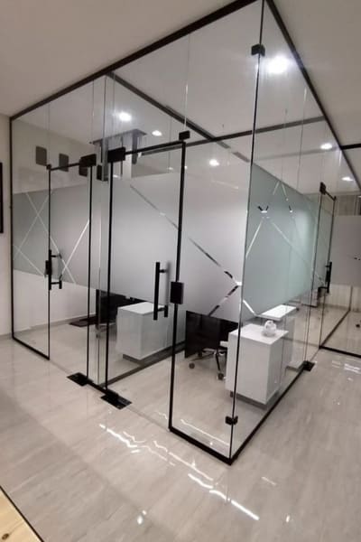 Frameless Glass Partition Dubai