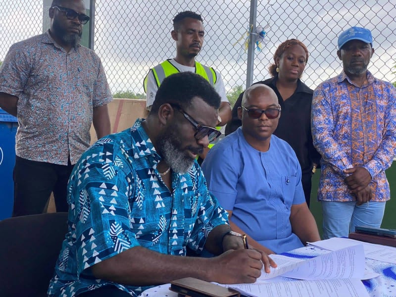Management Agreement Signed By The Mayor