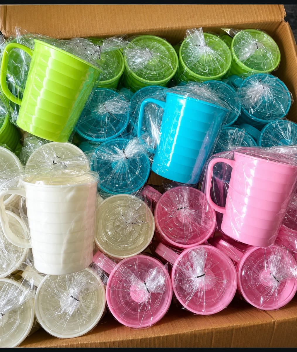 Plastic Cup with Cover