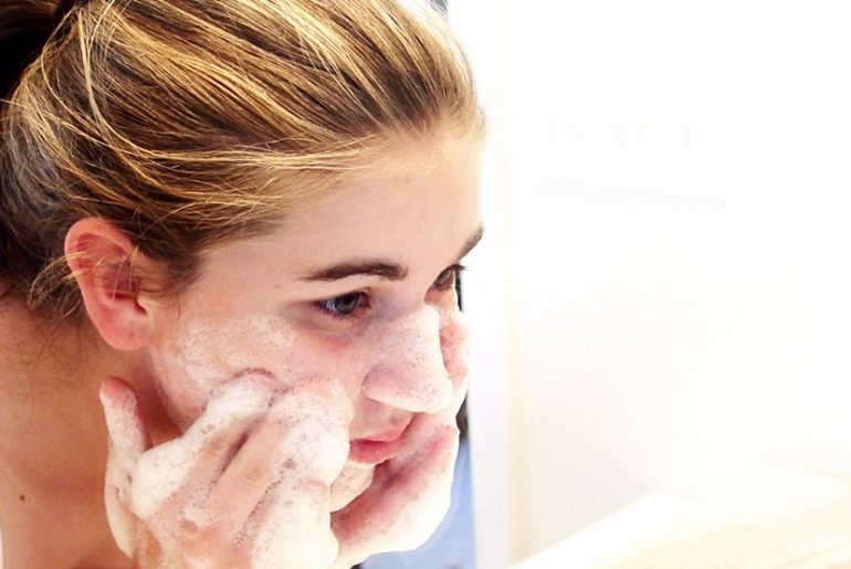 12 Best Face Wash for Teens: Reducing Oil and Preventing Teen Acne