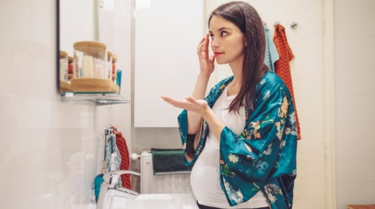 Skincare daily routine for pregnant mothers 