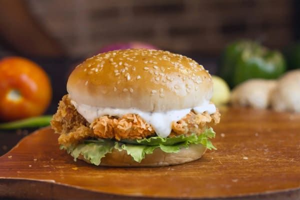 CHICKEN BURGER ZINGER