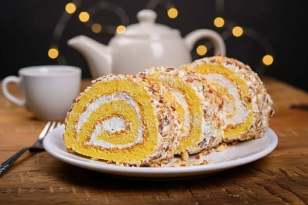 SWISS NUT ROLL