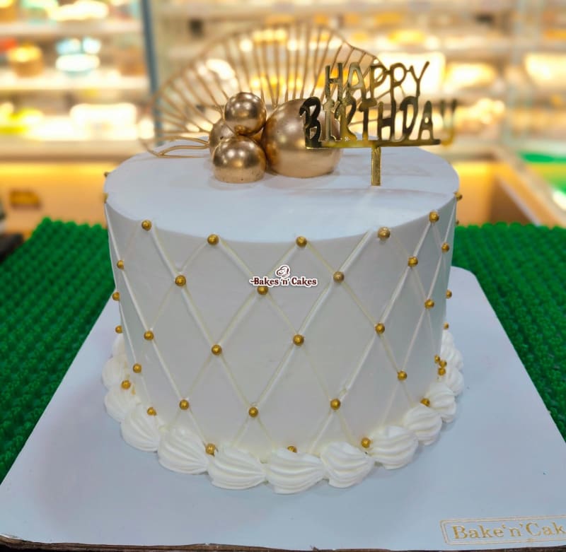 White Diamond Birthday/Anniversary Design Cake 001